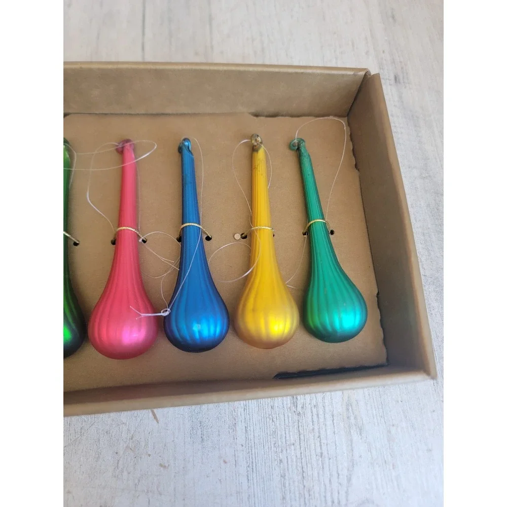 Crate & barrel rainbow glass teardrop glass ornament Xmas set unique decor